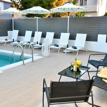 Angels In Near The Kremastí