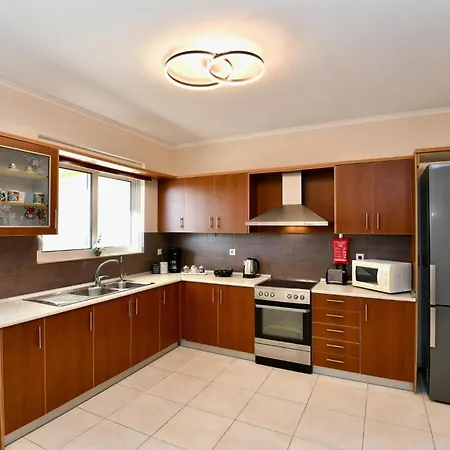 فيلة Angels In Near The *